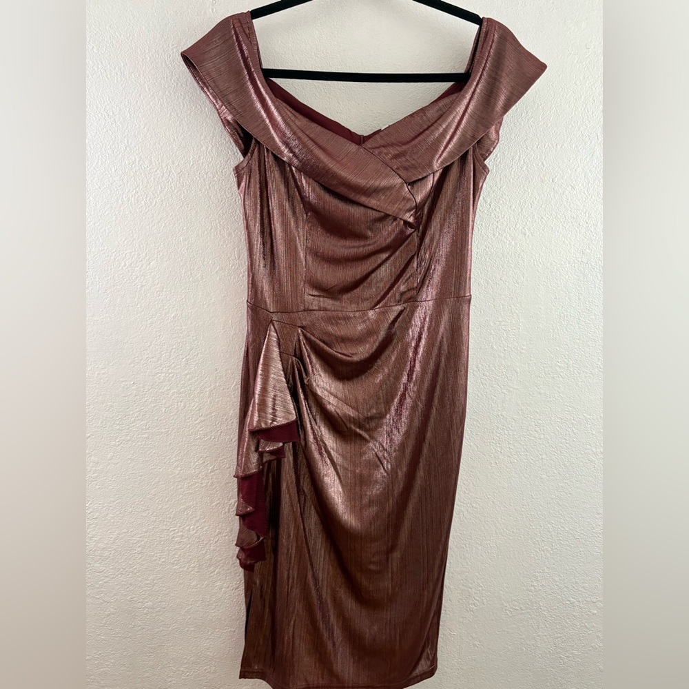 JASAMBAC  Off Shoulder Dress V Neck Ruched metallic burgundy Bodycon size M